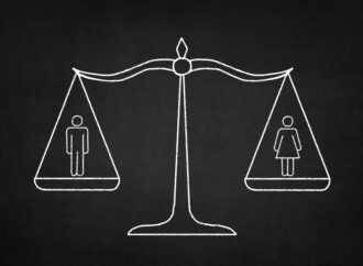 Czy na polskim rynku pracy kobiety i mężczyźni są sobie równi? – debata #PoStronieKobiet podsumowała wyniki raportu Równość 2022.
