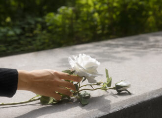 Zatrudnienie na etat w usługach funeralnych – koniec szarej strefy?