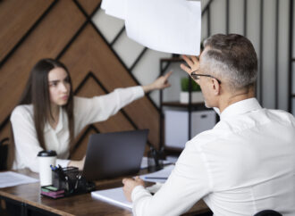 Rozw&oacute;d jak konflikt w pracy: dlaczego mediacja wygrywa z wojną?