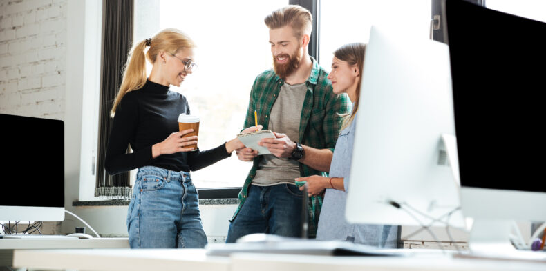 Rynek pracy IT stabilizuje się, ale nie dla wszystkich. Kto dzisiaj ma przewagę?