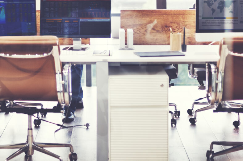 Hybrydowy model pracy pod lupą: apatioza, dur i rozprosz. Czy to da się leczyć?