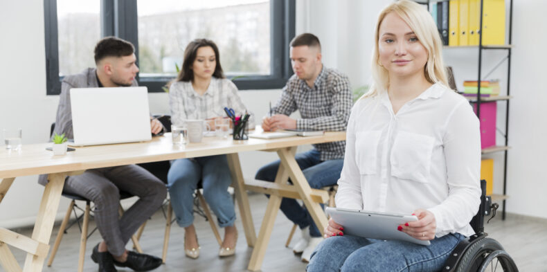 Nowoczesne trendy kształtujące widoczność i prawa os&oacute;b z niepełnosprawnościami