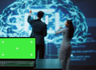 Humanistyczne przyw&oacute;dztwo cyfrowe: dlaczego technologia bez empatii nie działa?